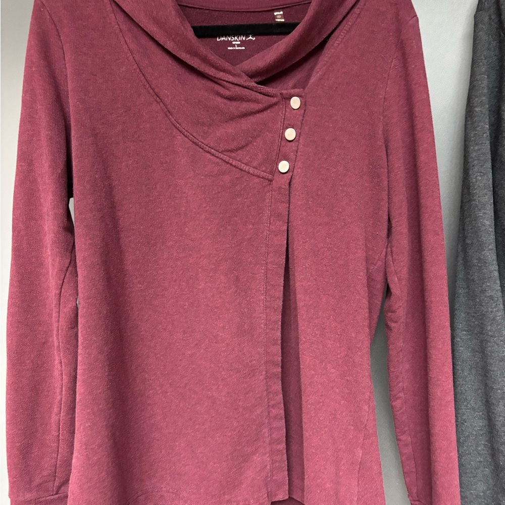 3 Danskin Cozy wrap tops with snap-Detail and cowl neck - Picture 3 of 9